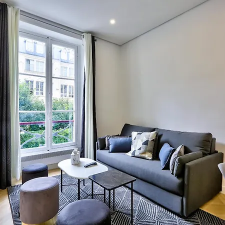 Urbanflat 92 - Beautiful In The Center Of * باريس