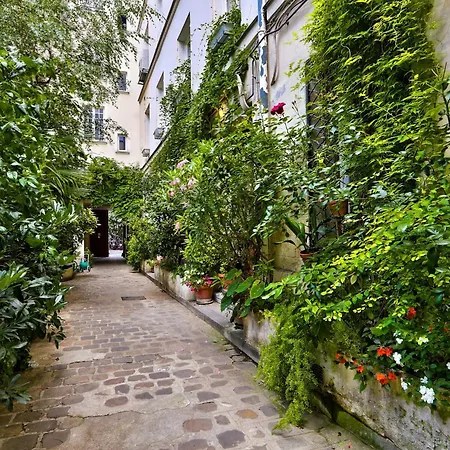 Urbanflat 92 - Beautiful In The Center Of Apartament *