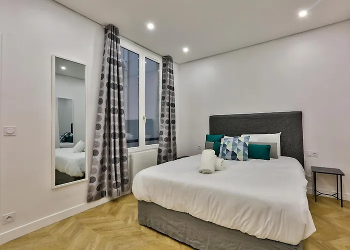 Urbanflat 92 - Beautiful In The Center Of شقة